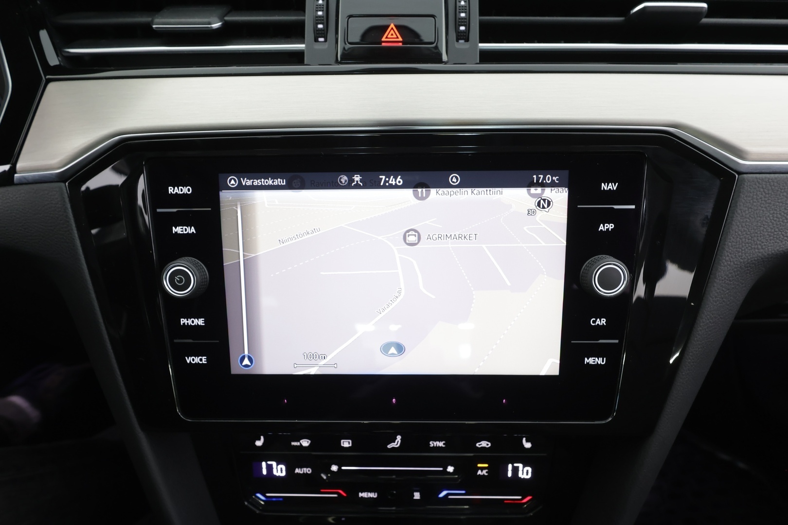 VOLKSWAGEN Passat 2022