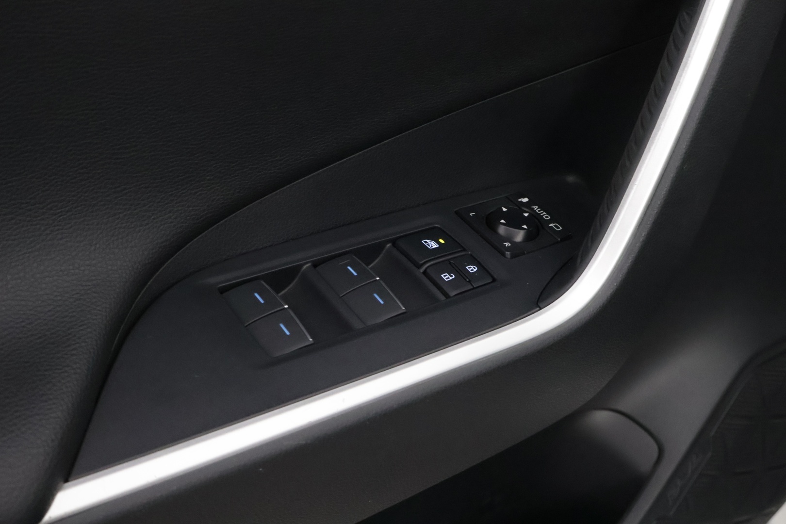 TOYOTA RAV4 PLUG-IN 2022