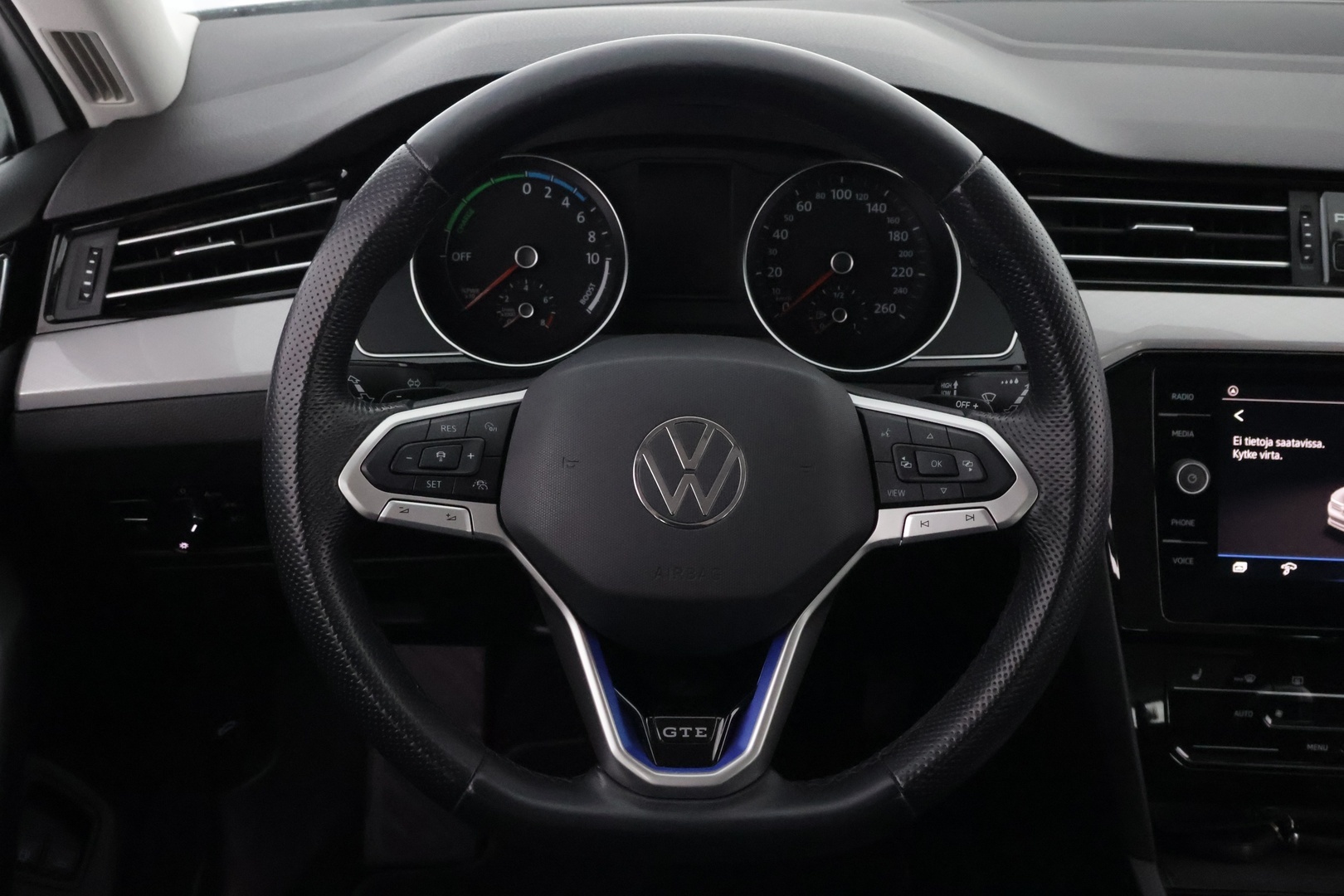 VOLKSWAGEN Passat 2022