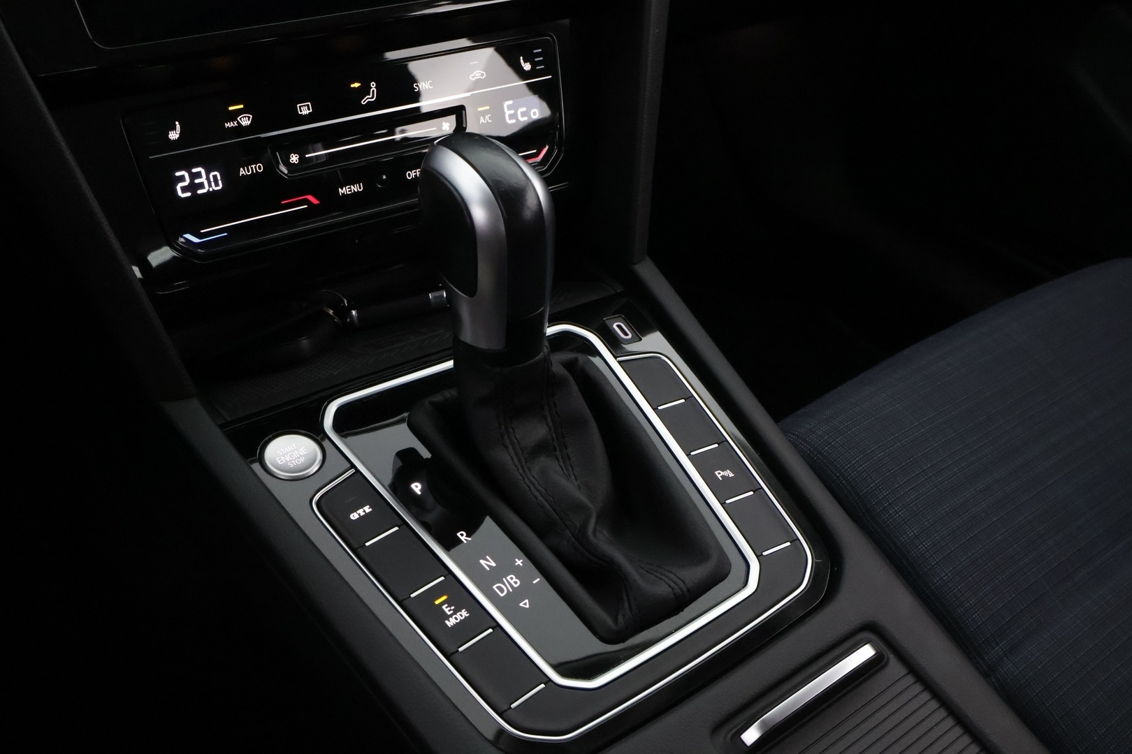 VOLKSWAGEN Passat 2022