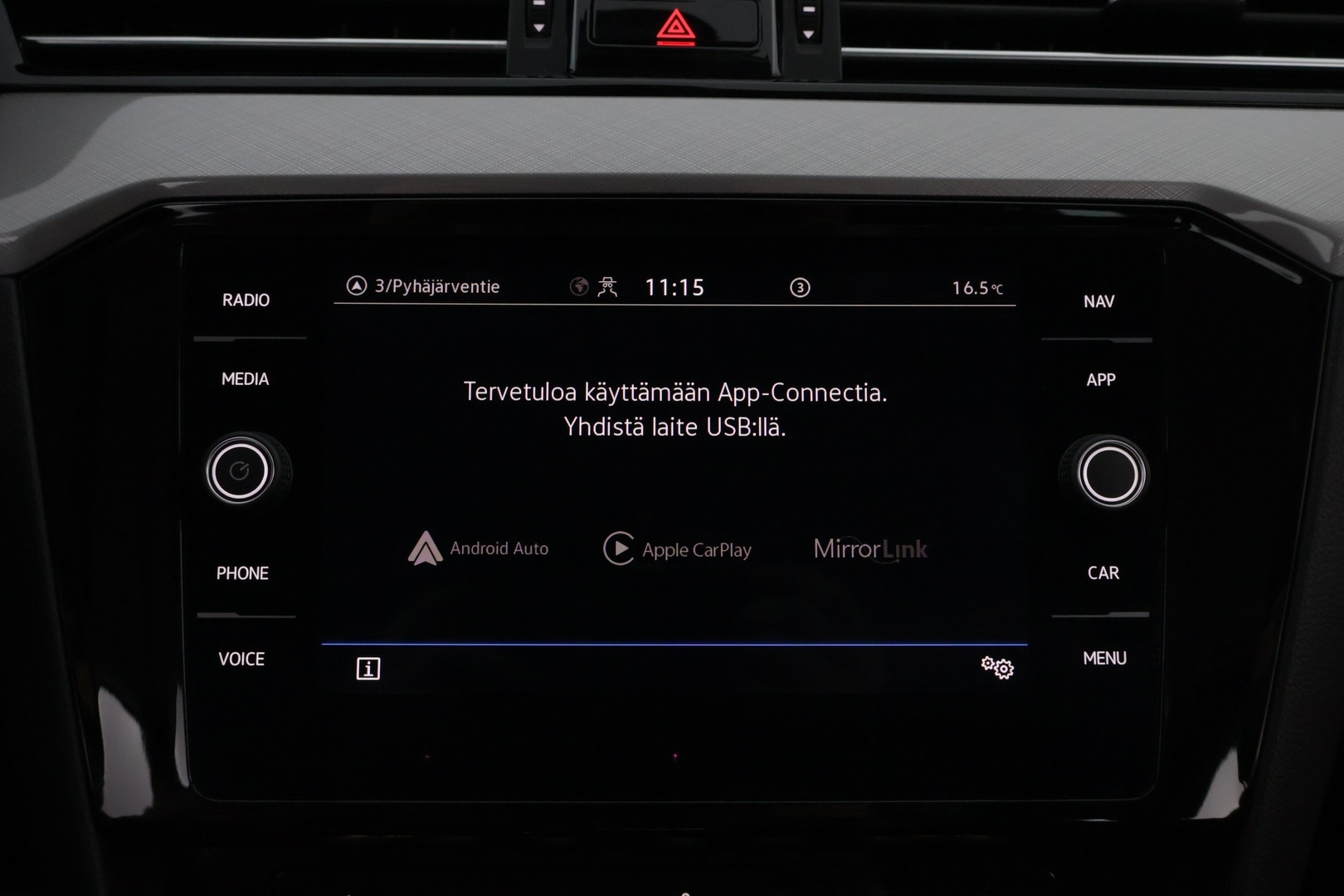 VOLKSWAGEN Passat 2022