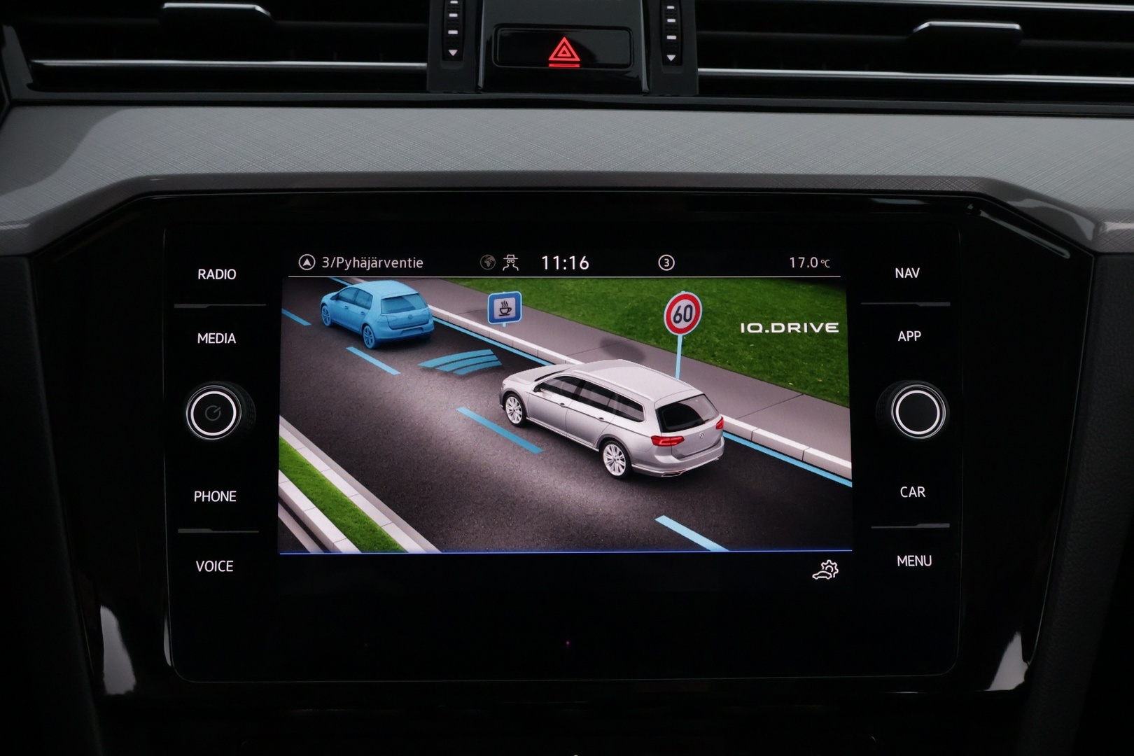 VOLKSWAGEN Passat 2022