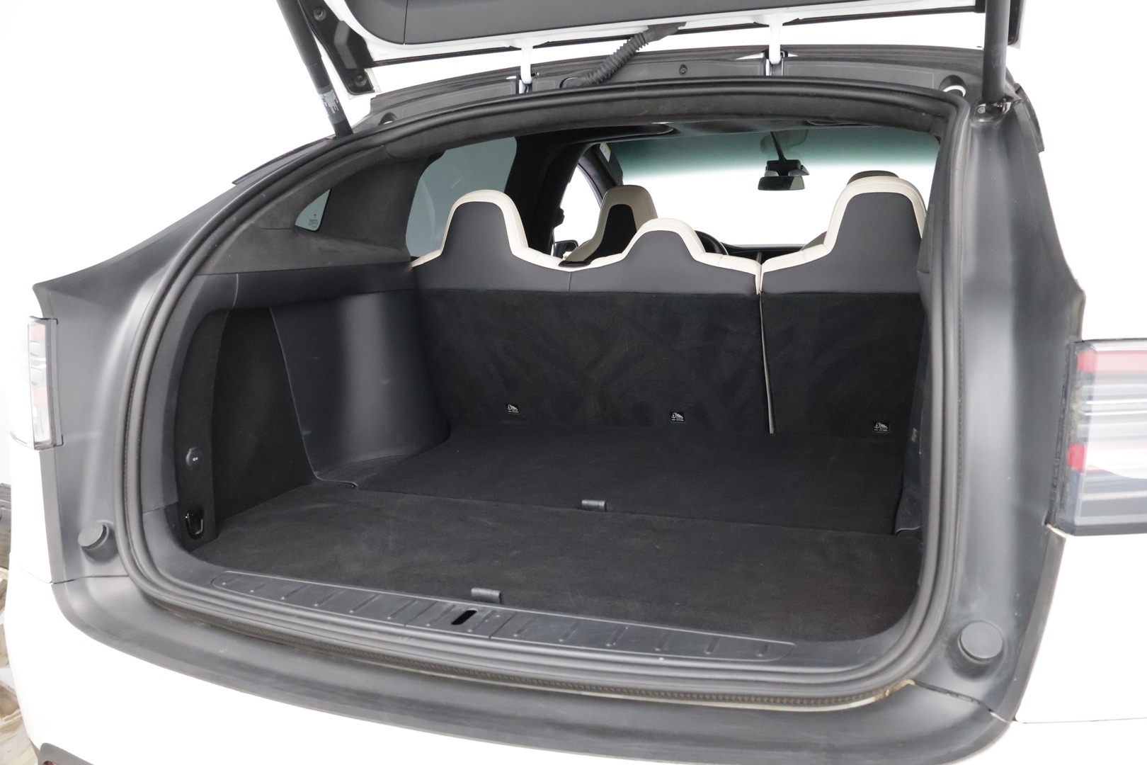 TESLA Model X 2019