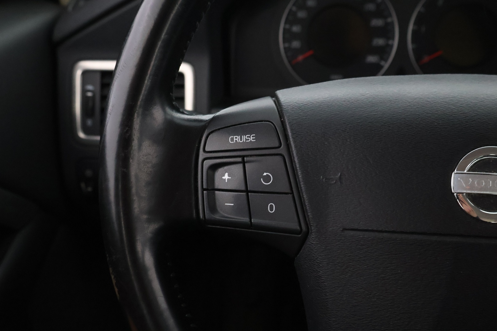 VOLVO V70 2008