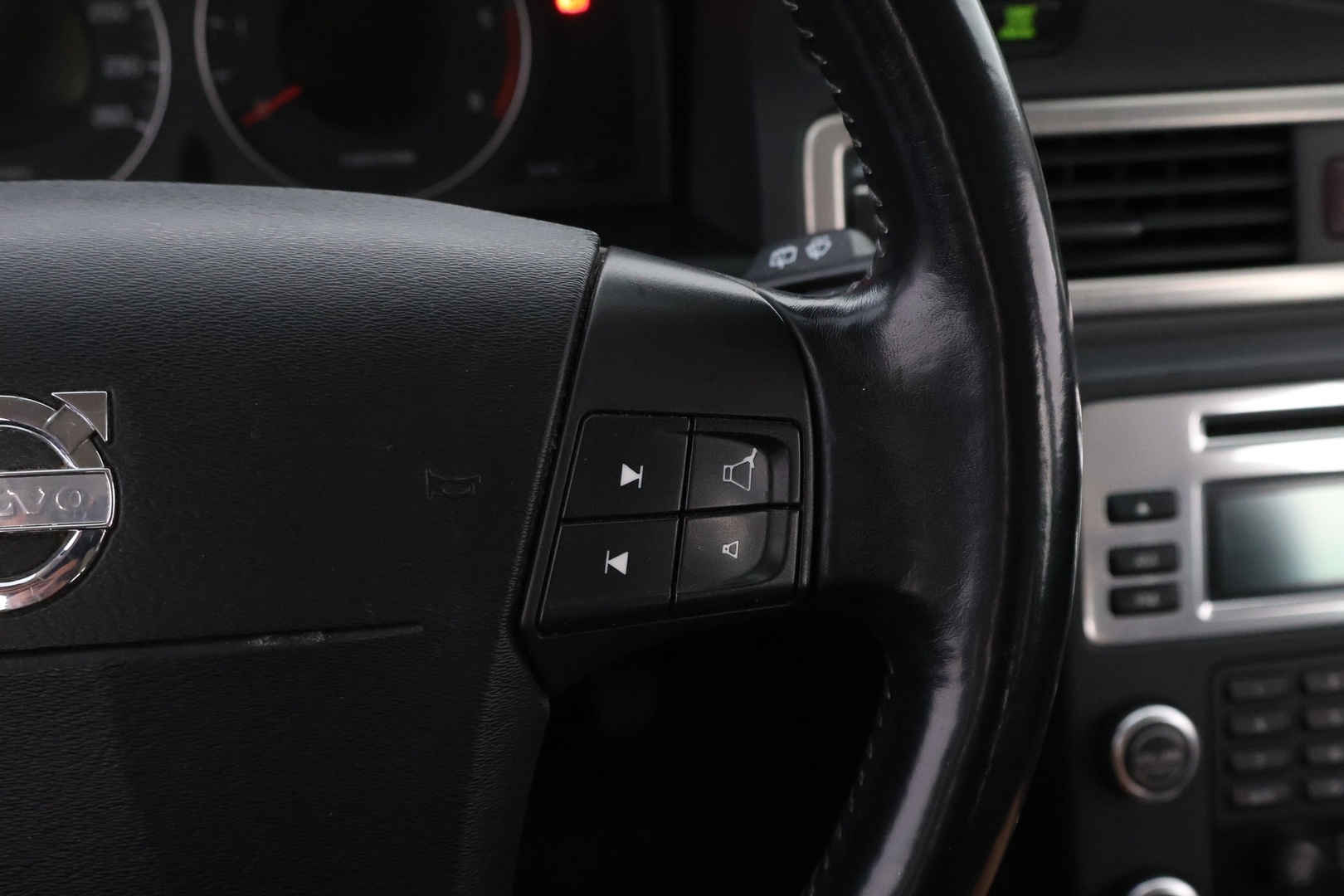 VOLVO V70 2008