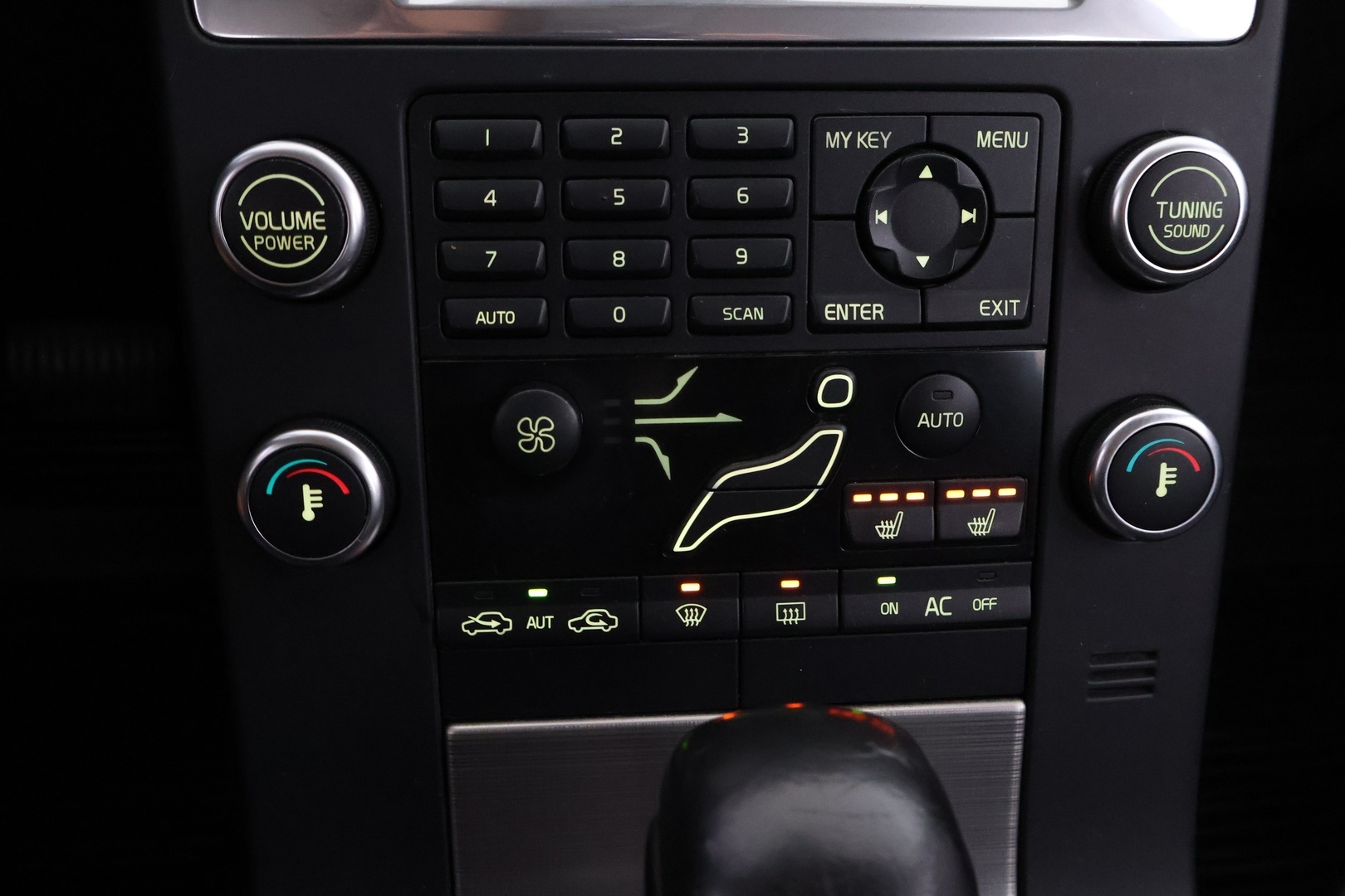 VOLVO V70 2008