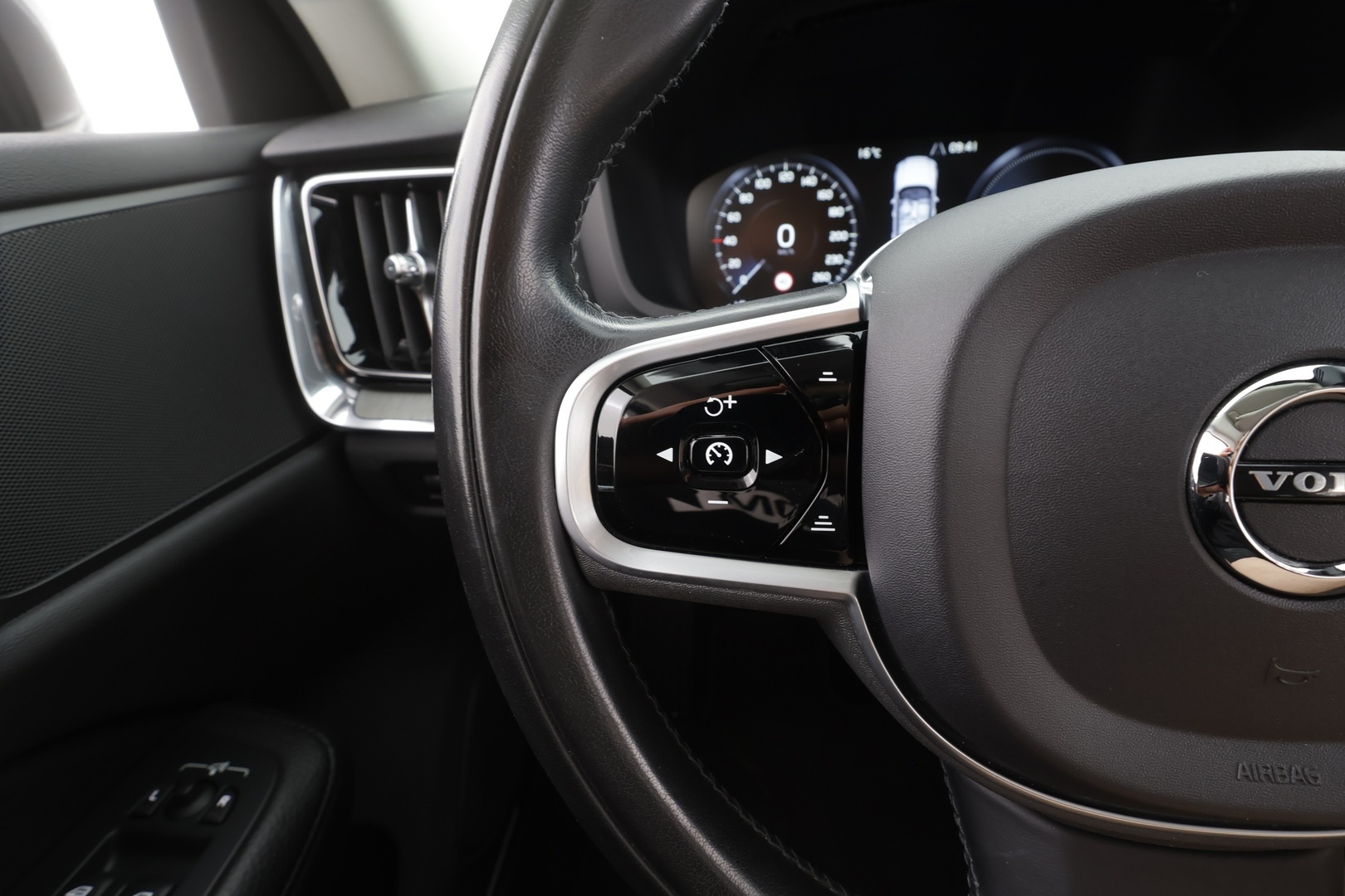 VOLVO V60 2021