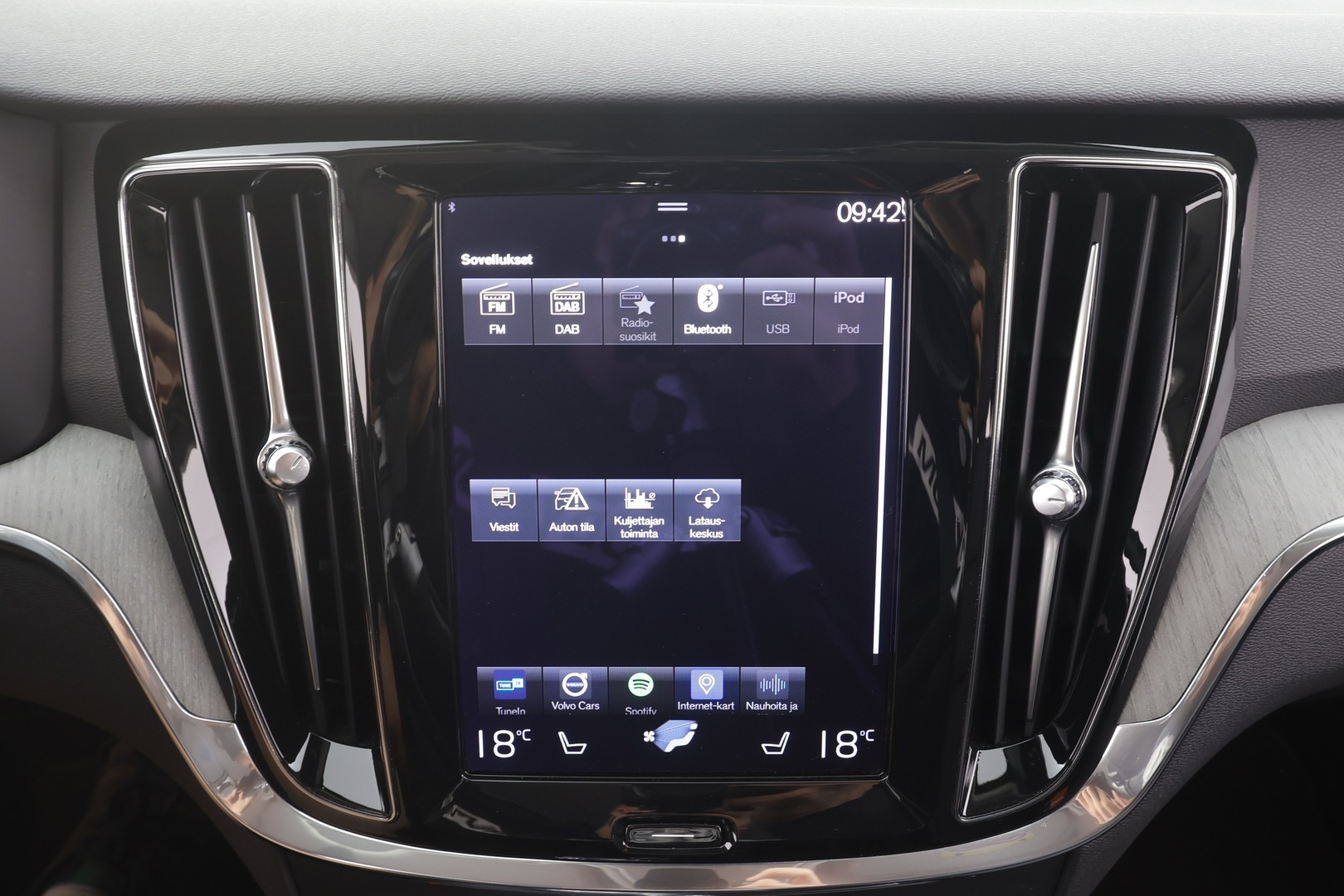 VOLVO V60 2021