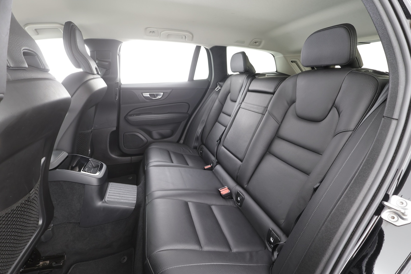 VOLVO V60 2021