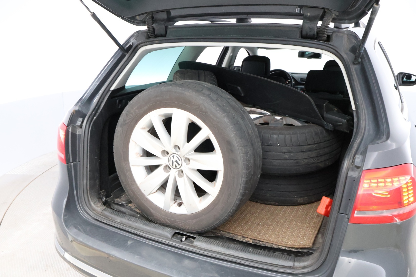 VOLKSWAGEN Passat 2014