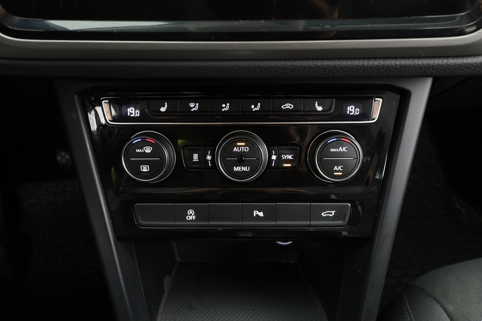 VOLKSWAGEN Touran 2017