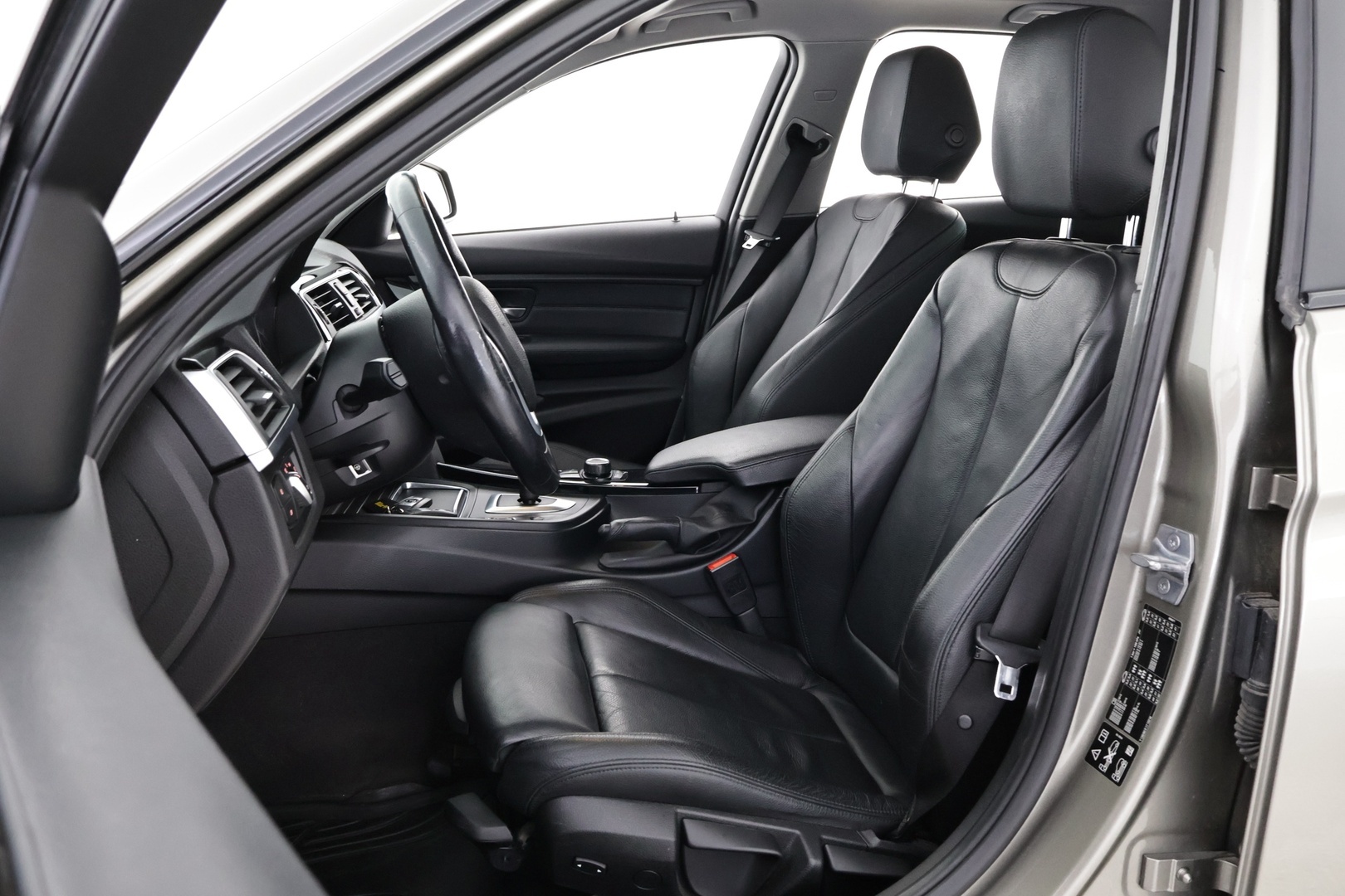 BMW 320 2019
