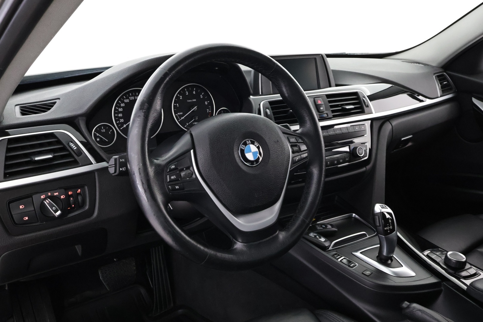 BMW 320 2019