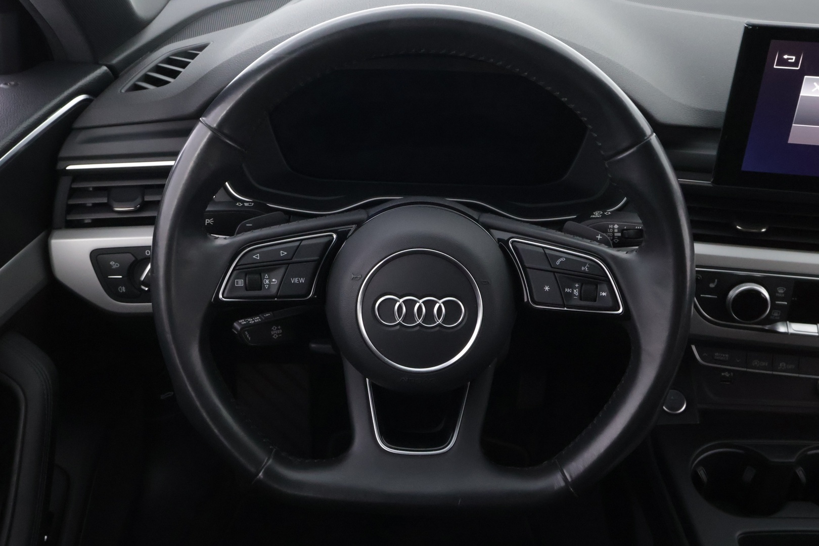 AUDI A4 2019