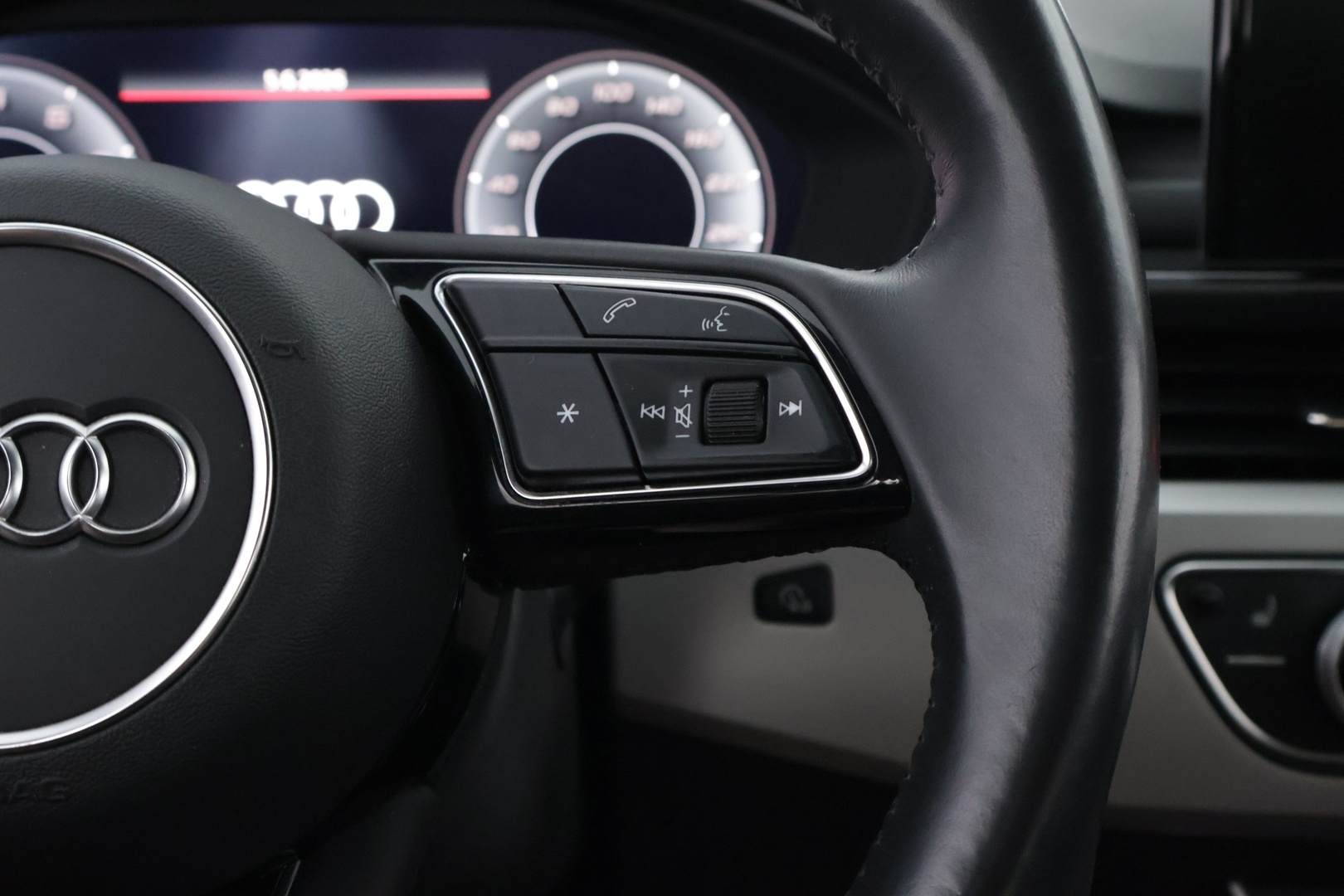 AUDI A4 2019