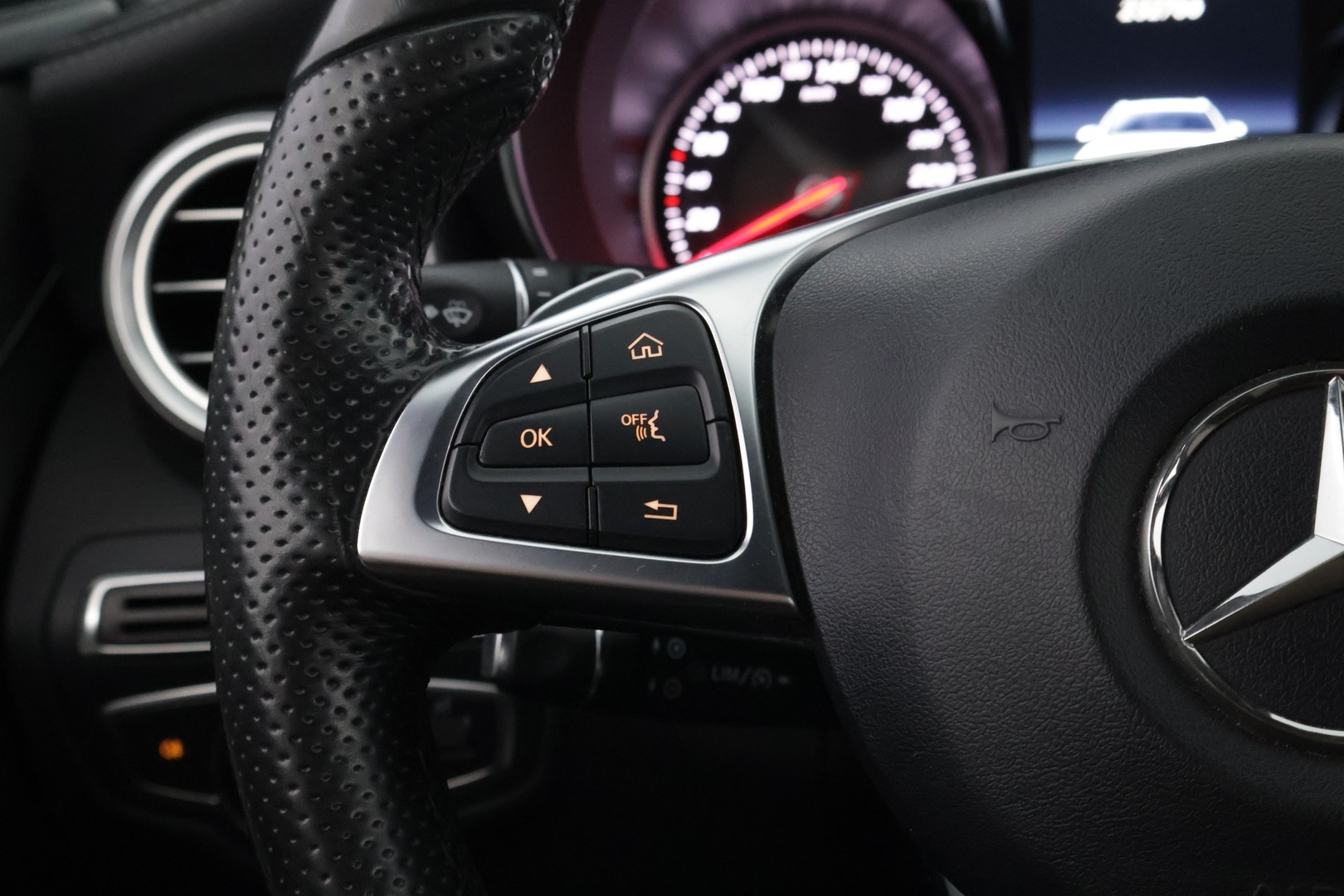 MERCEDES-BENZ C 2015