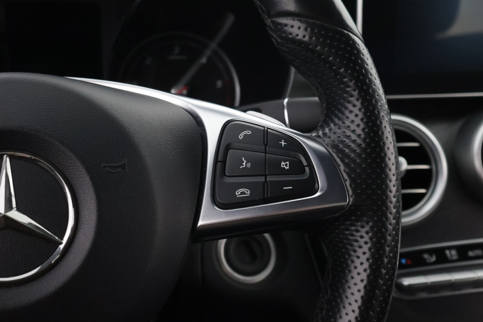 MERCEDES-BENZ C 2015