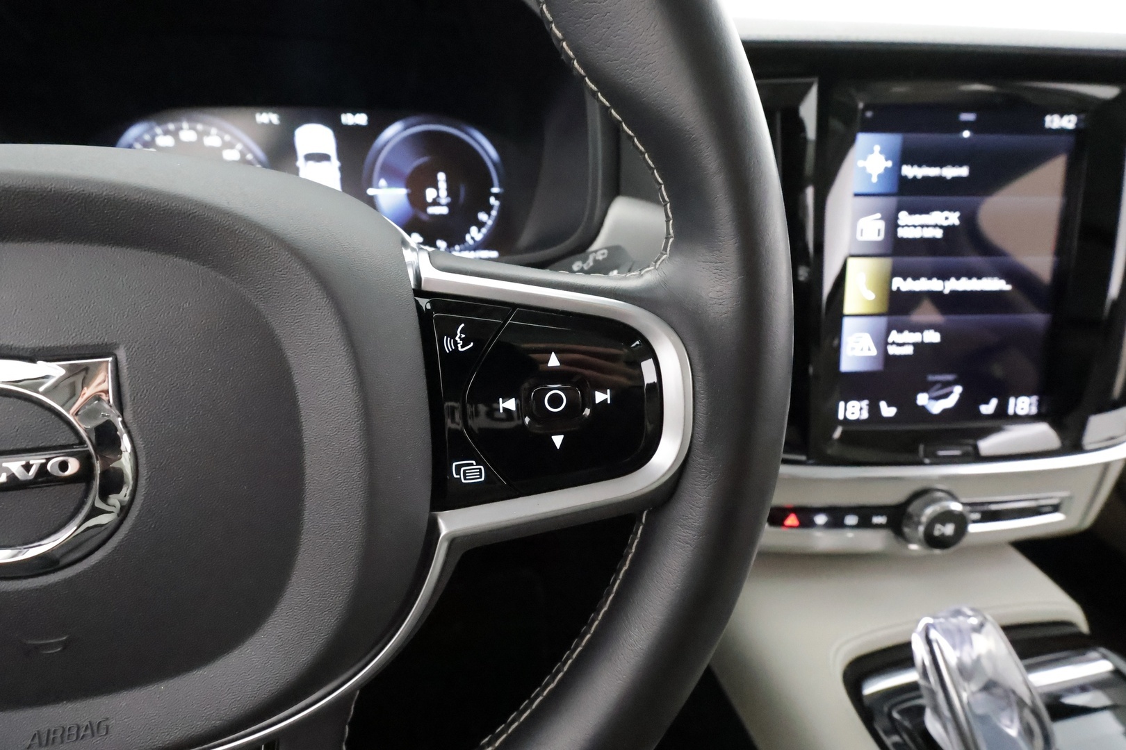 VOLVO V90 2020