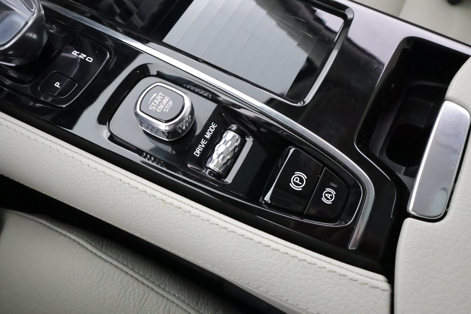 VOLVO V90 2020