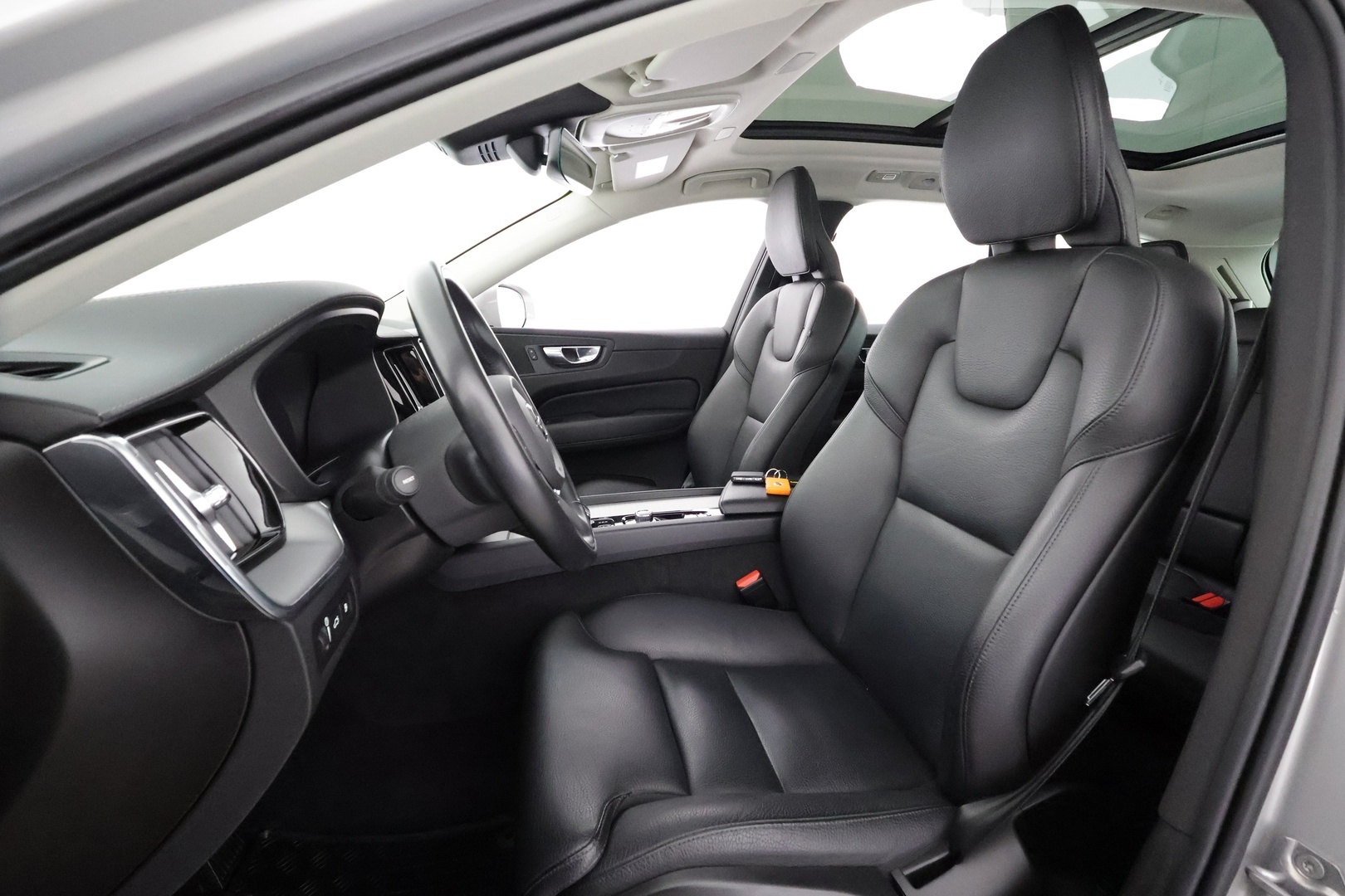 VOLVO XC60 2022