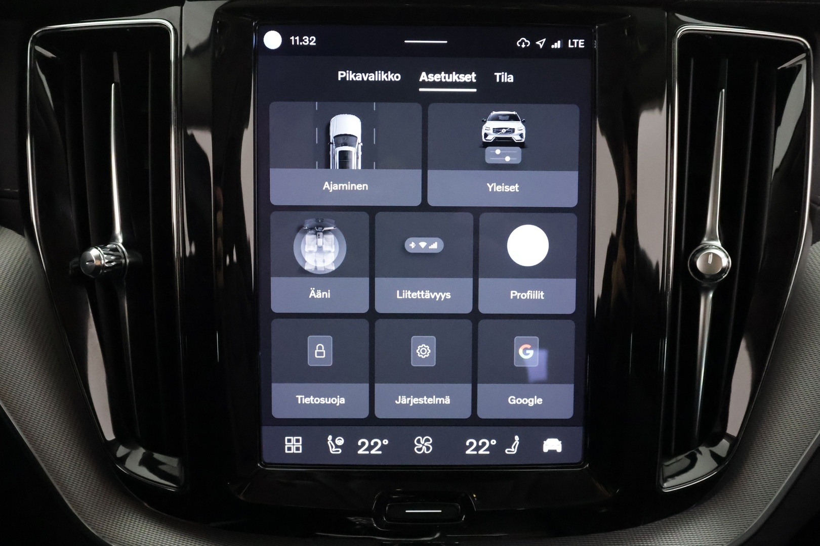 VOLVO XC60 2022