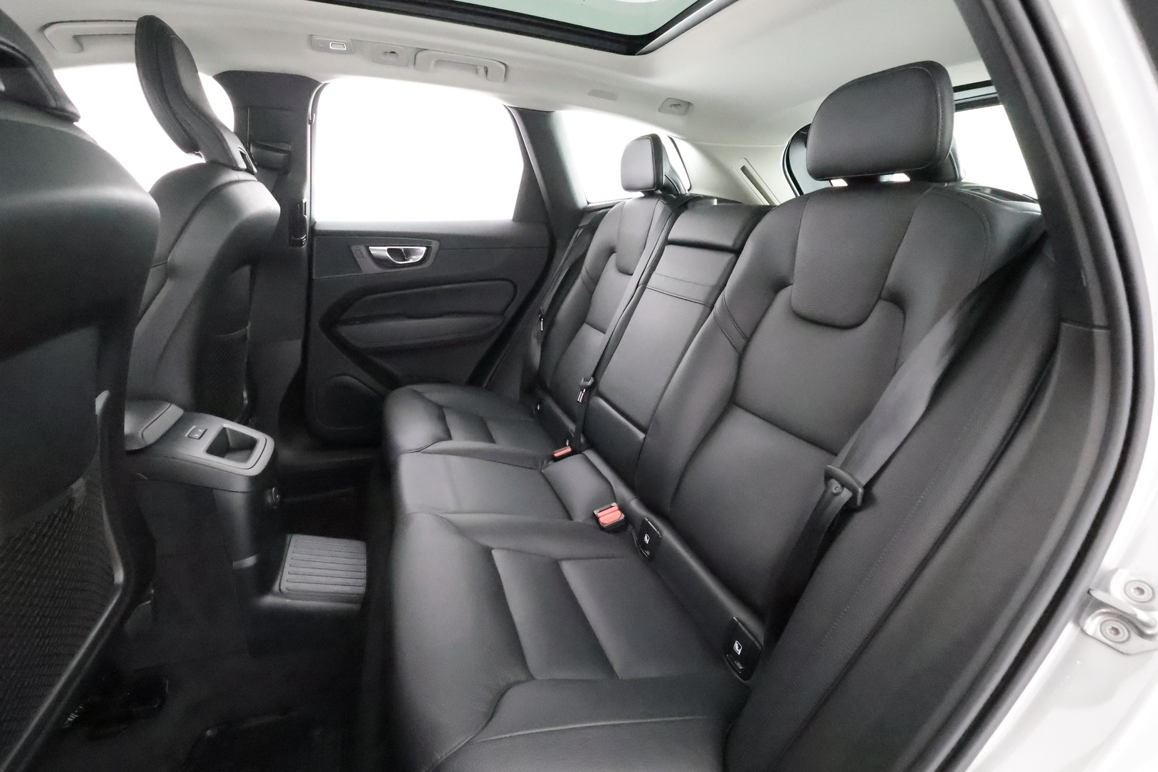 VOLVO XC60 2022