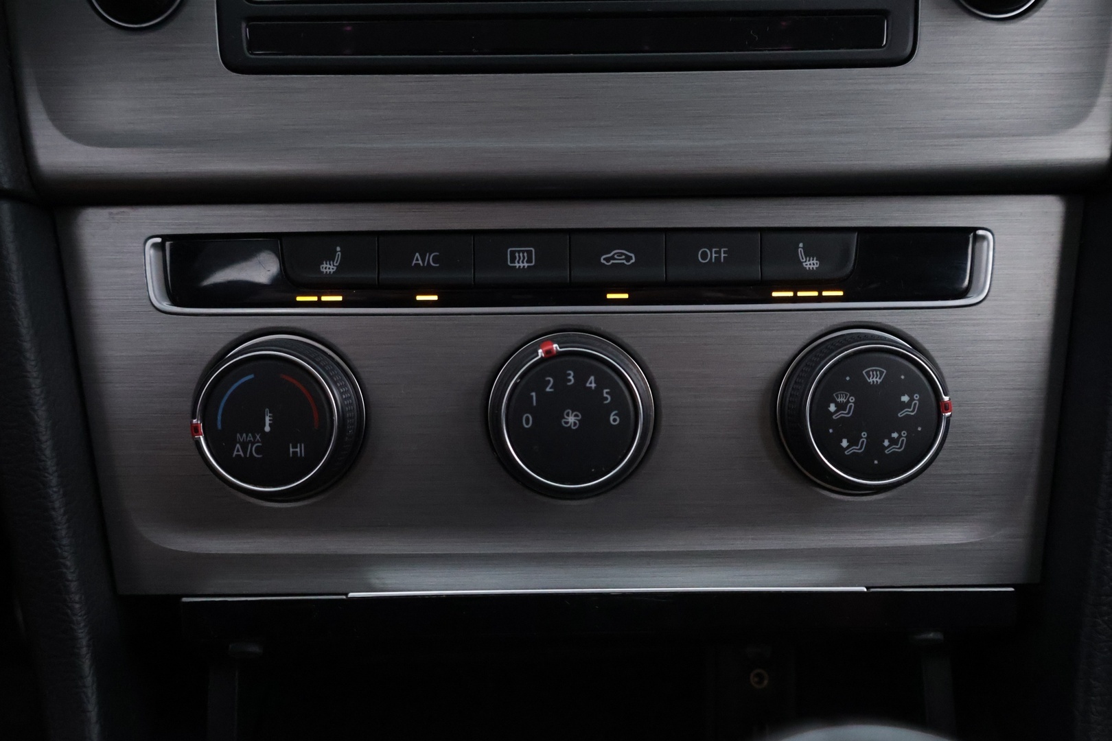 VOLKSWAGEN Golf 2015