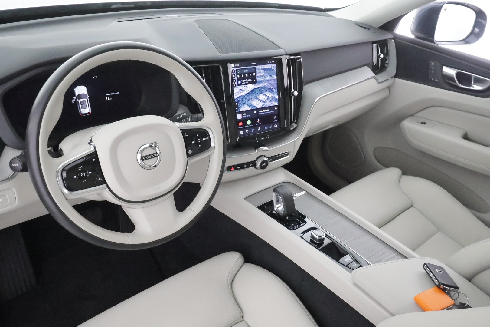 VOLVO XC60 2023
