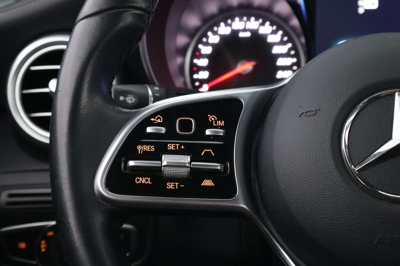 MERCEDES-BENZ GLC 2020