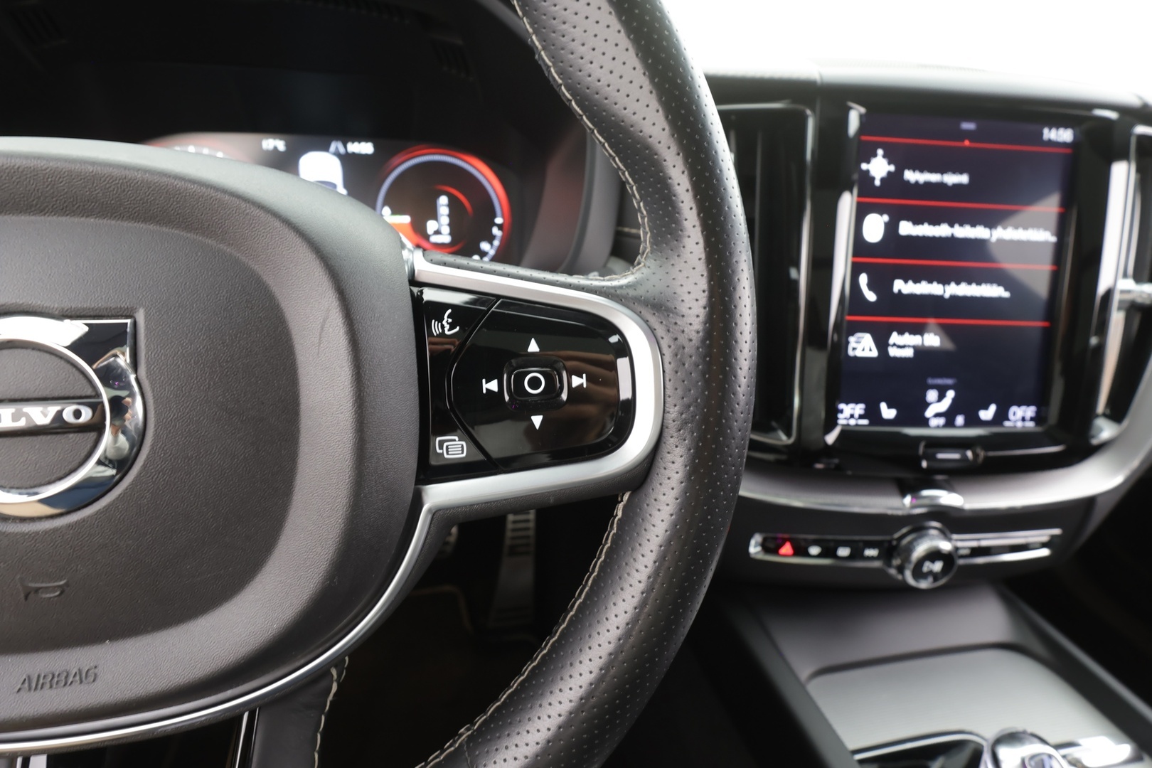 VOLVO XC60 2019