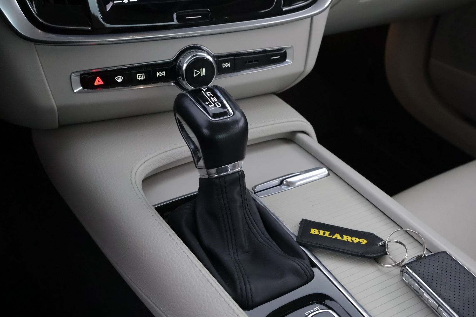 VOLVO S90 2017