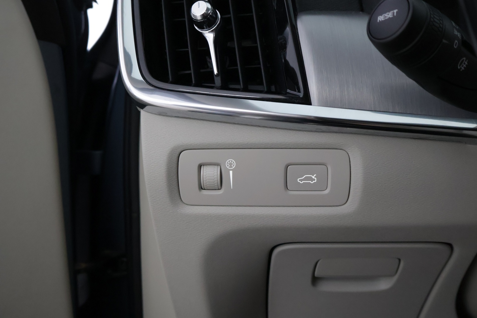 VOLVO S90 2017