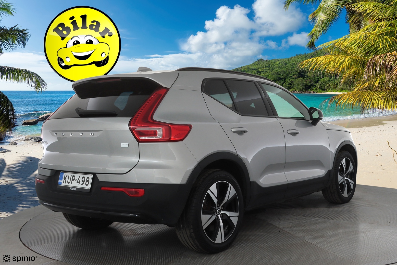VOLVO XC40 2023