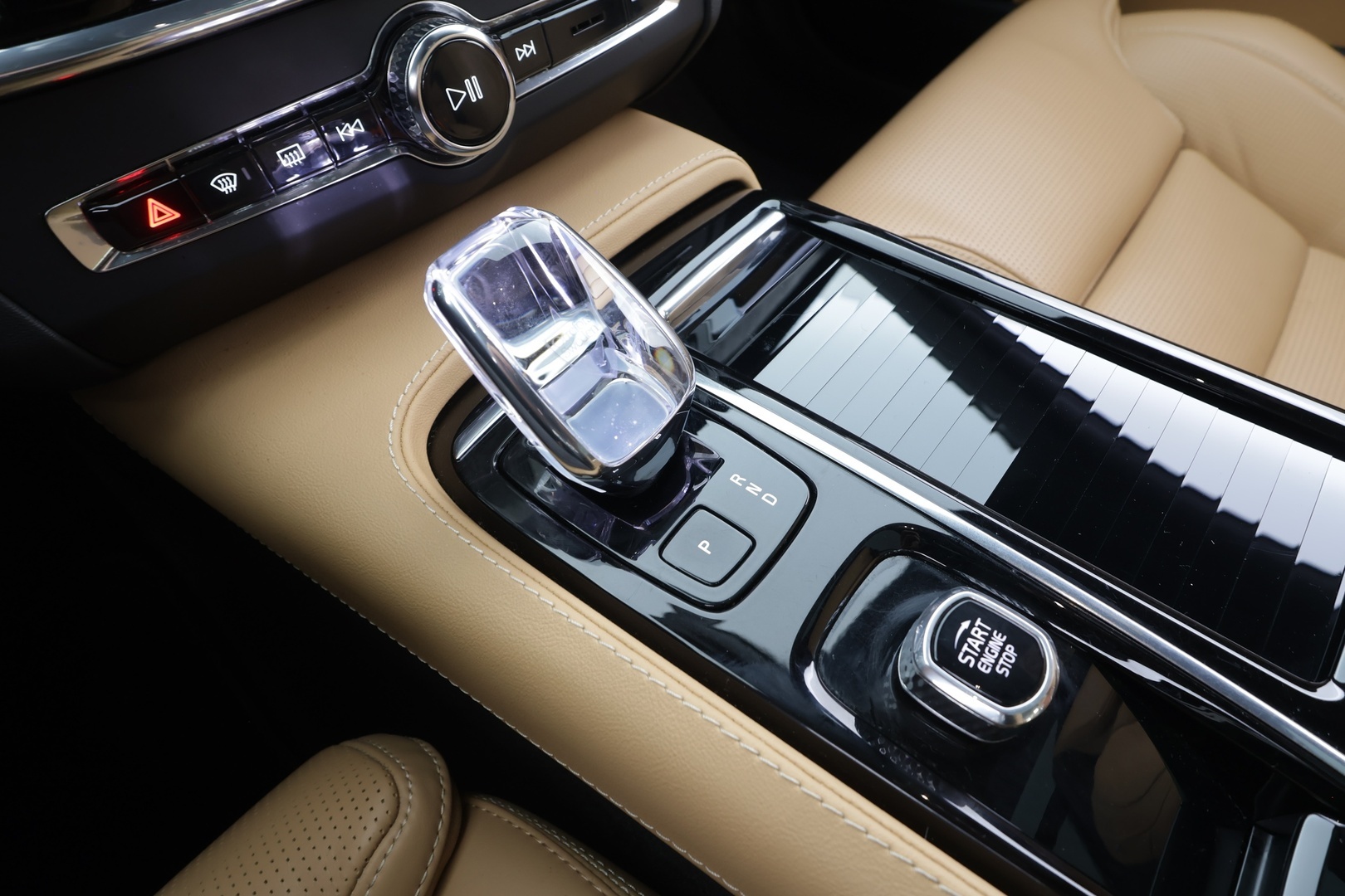 VOLVO V90 2023