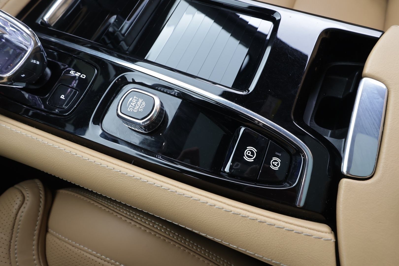 VOLVO V90 2023