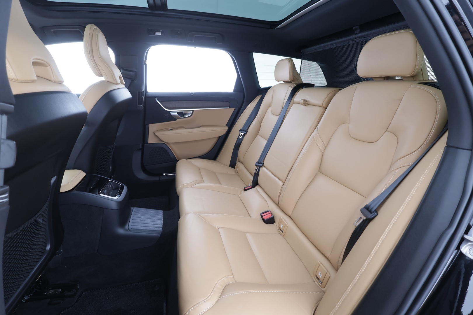 VOLVO V90 2023