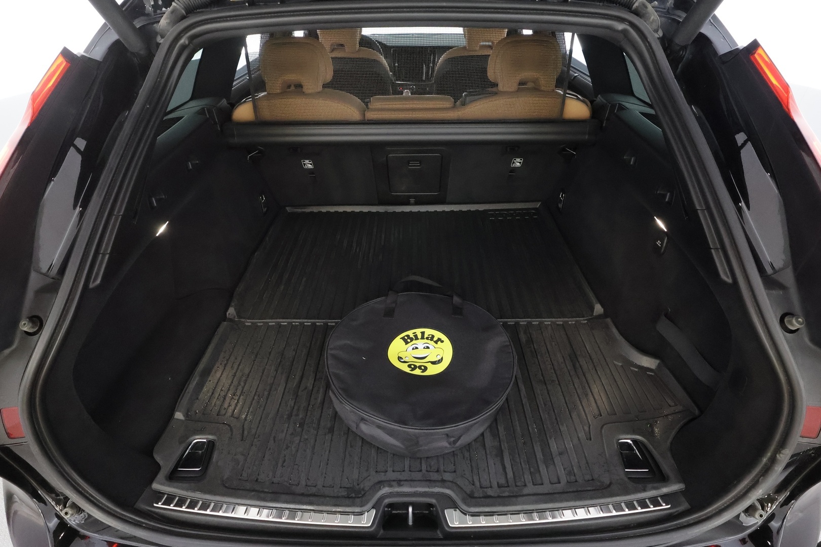 VOLVO V90 2023
