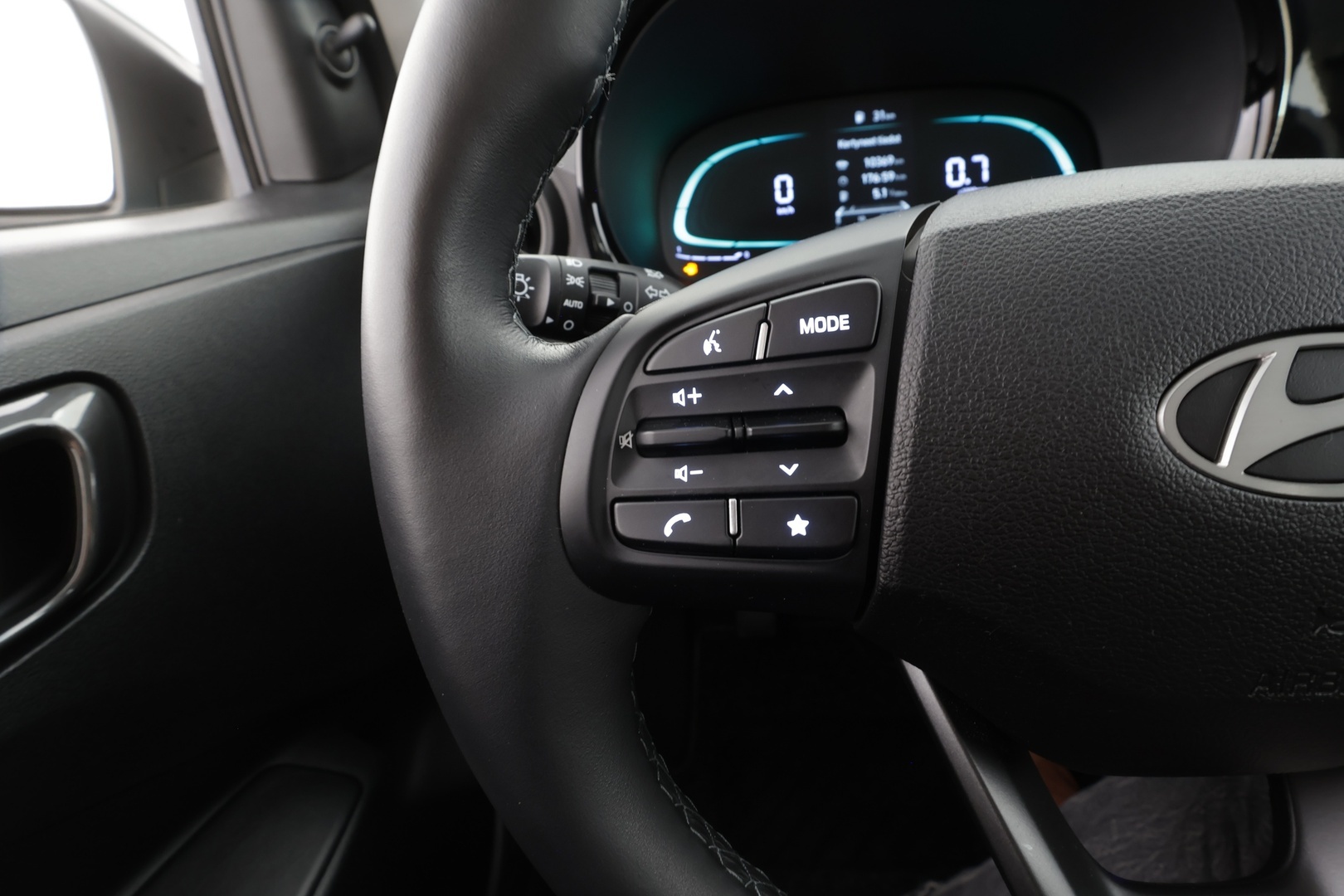 HYUNDAI i10 2025