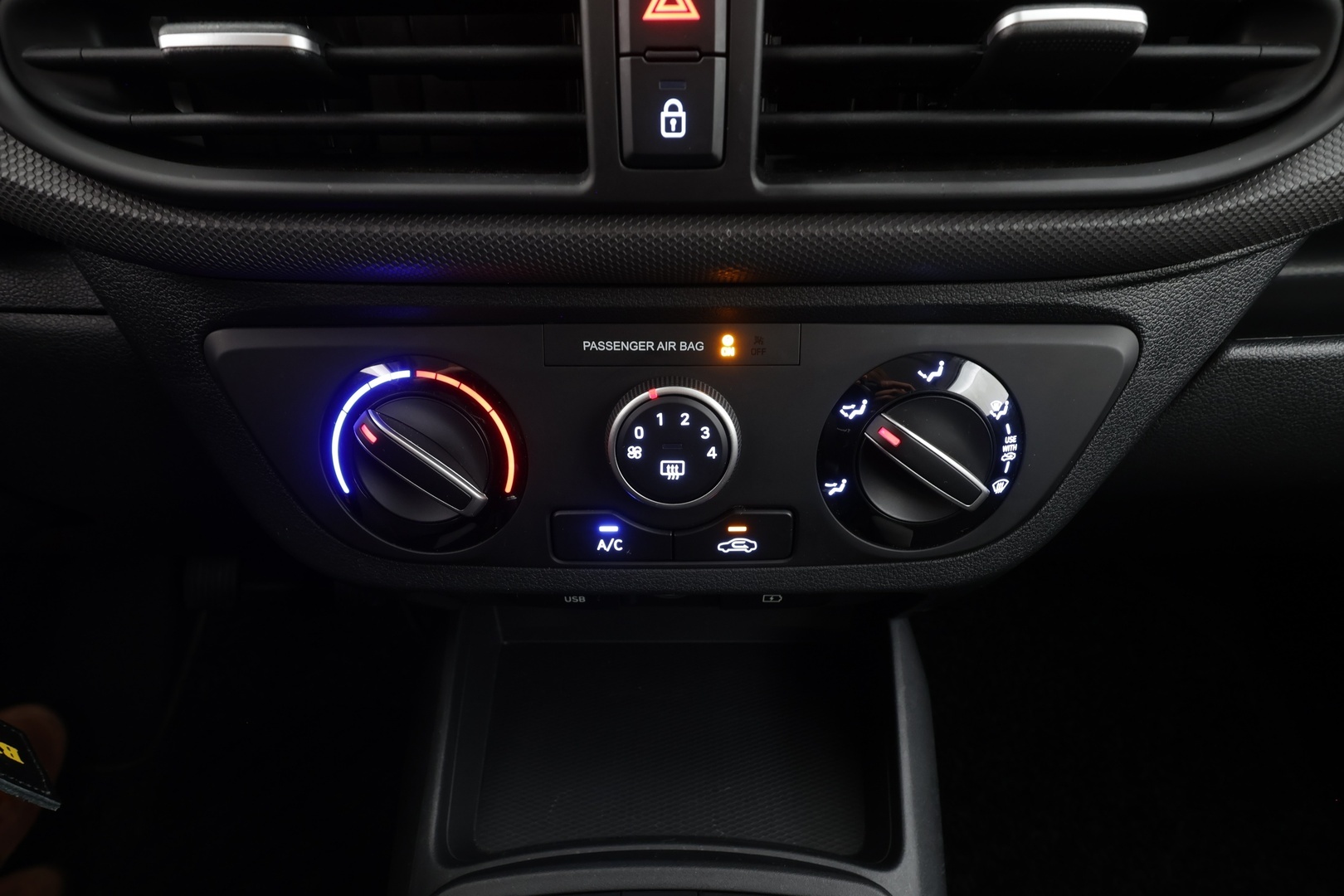 HYUNDAI i10 2025