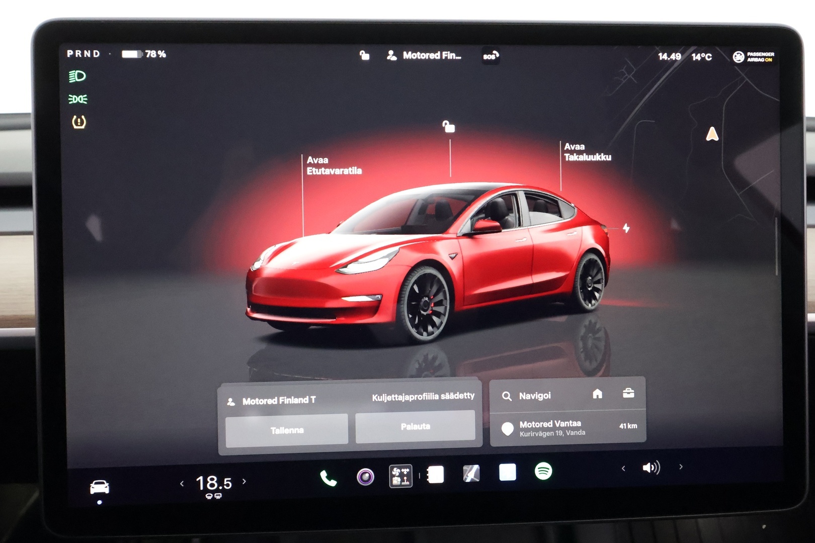 TESLA Model 3 2022