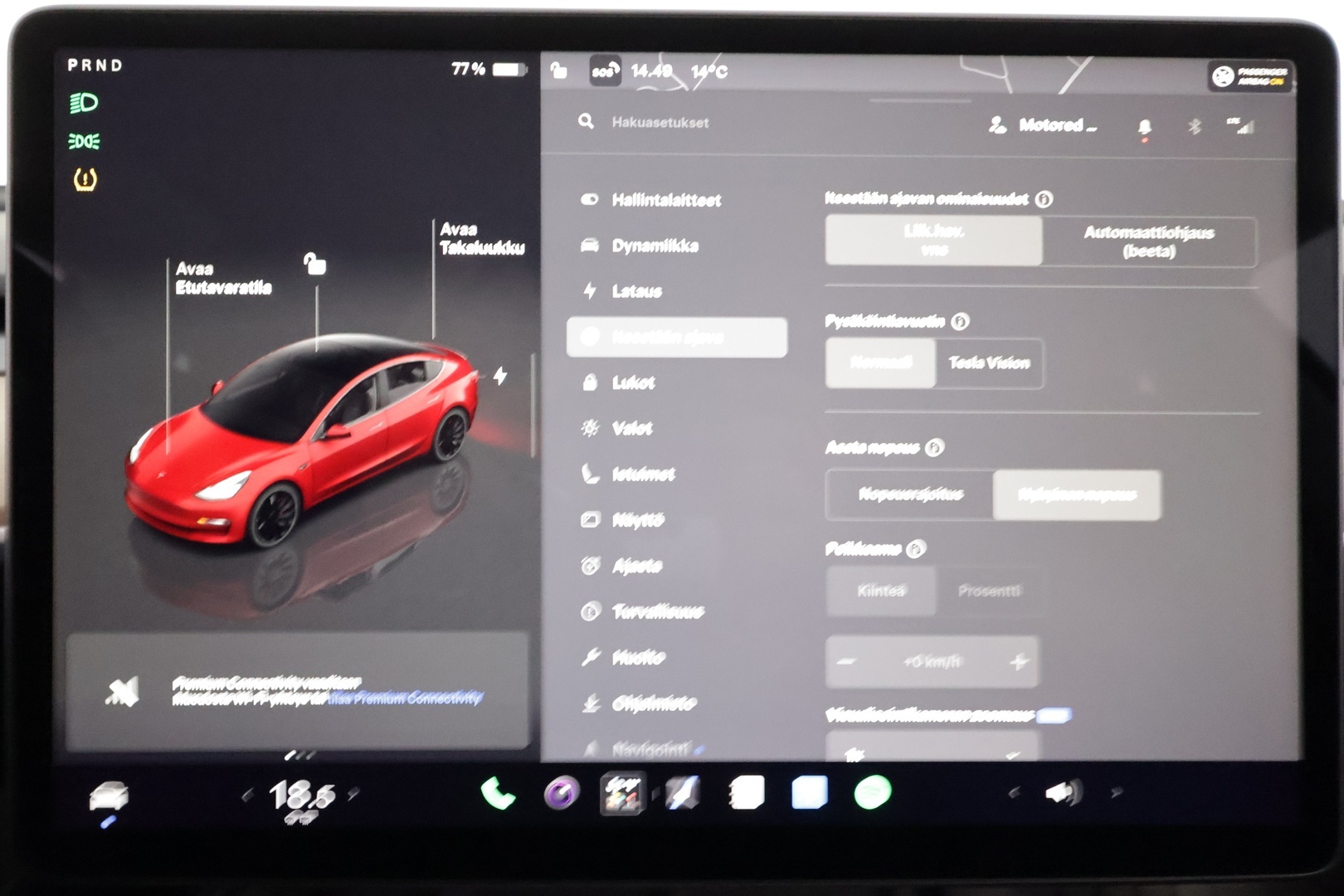TESLA Model 3 2022