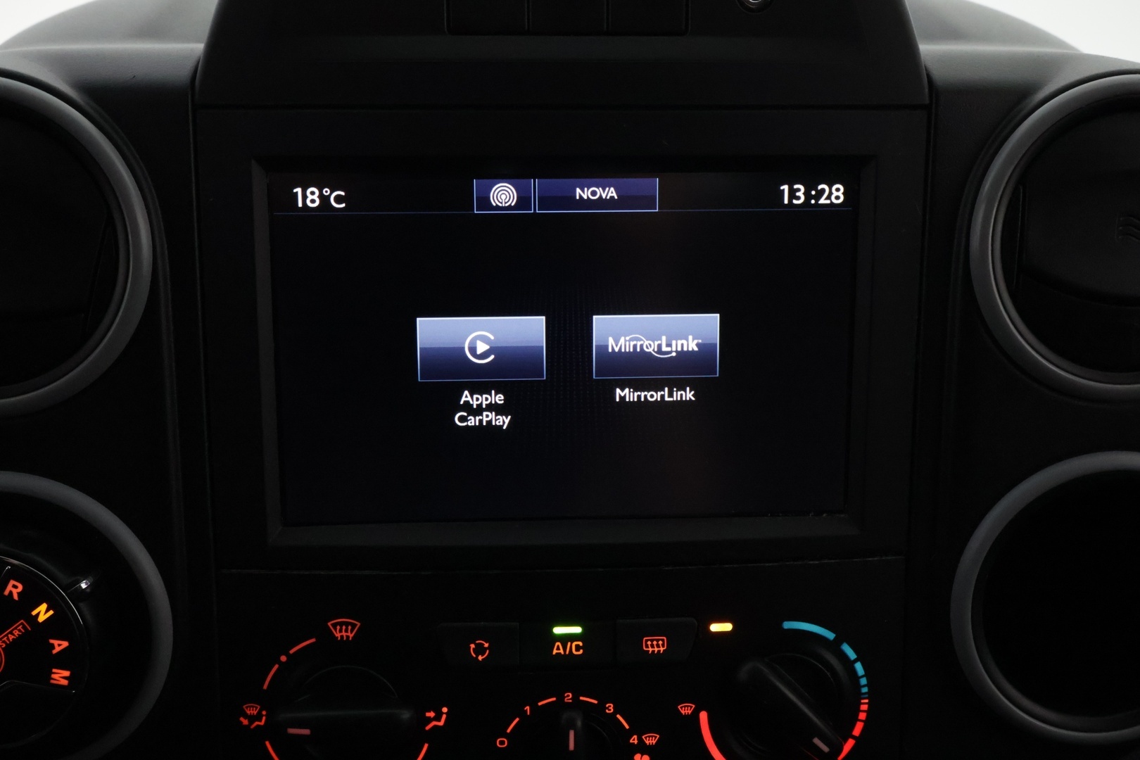 PEUGEOT Partner 2018