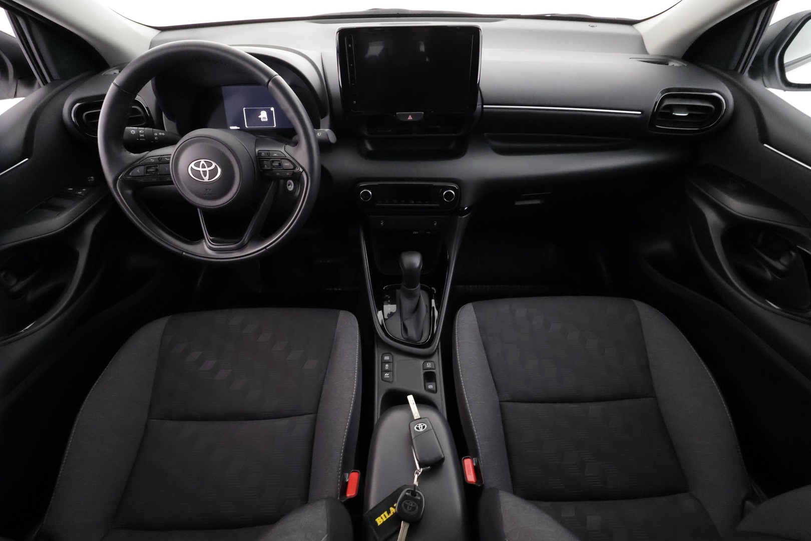 TOYOTA Yaris 2024