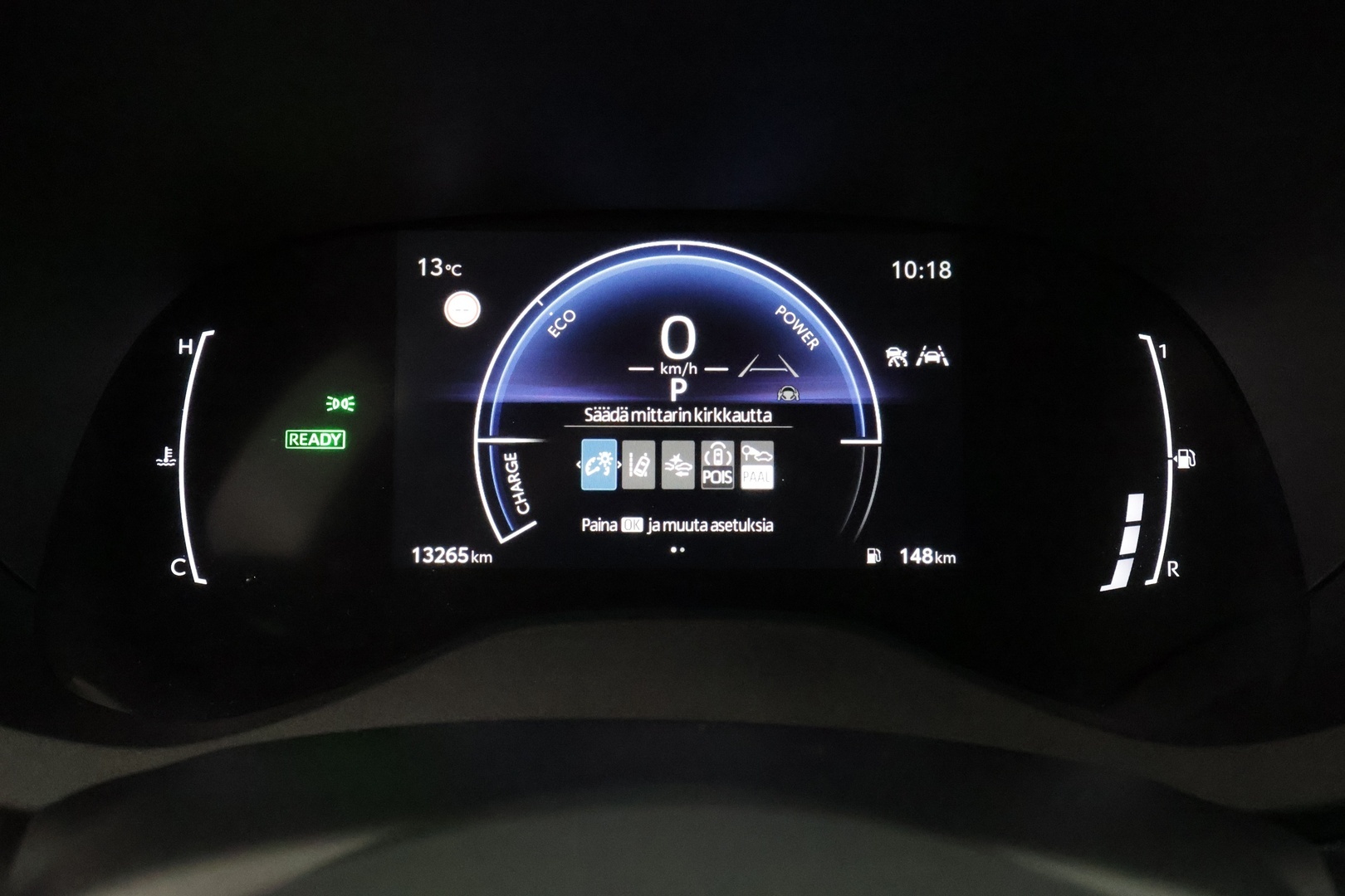 TOYOTA Yaris 2024