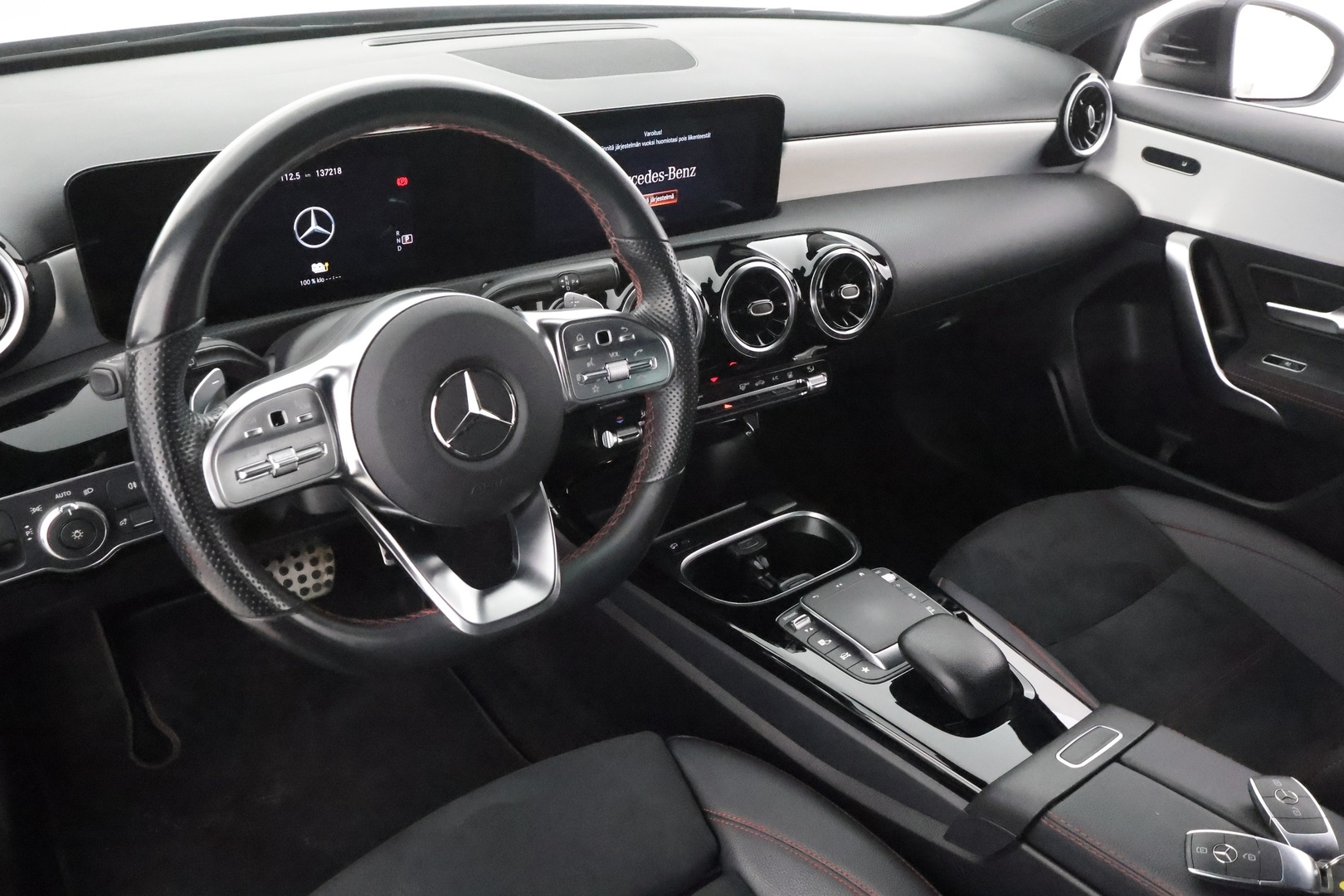 MERCEDES-BENZ A 2023
