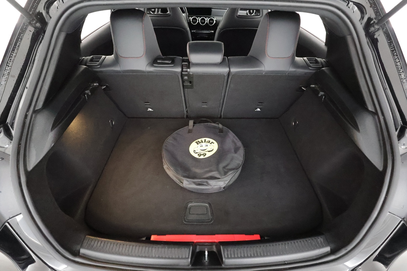 MERCEDES-BENZ A 2023