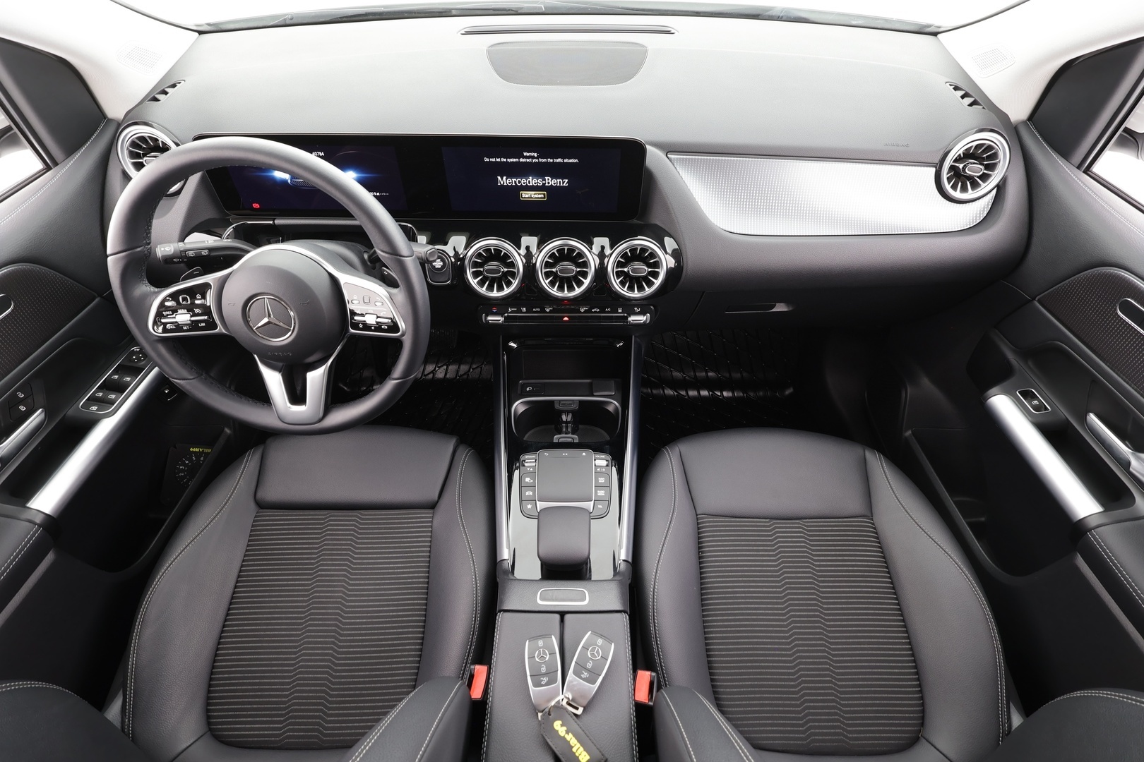 MERCEDES-BENZ B 2023