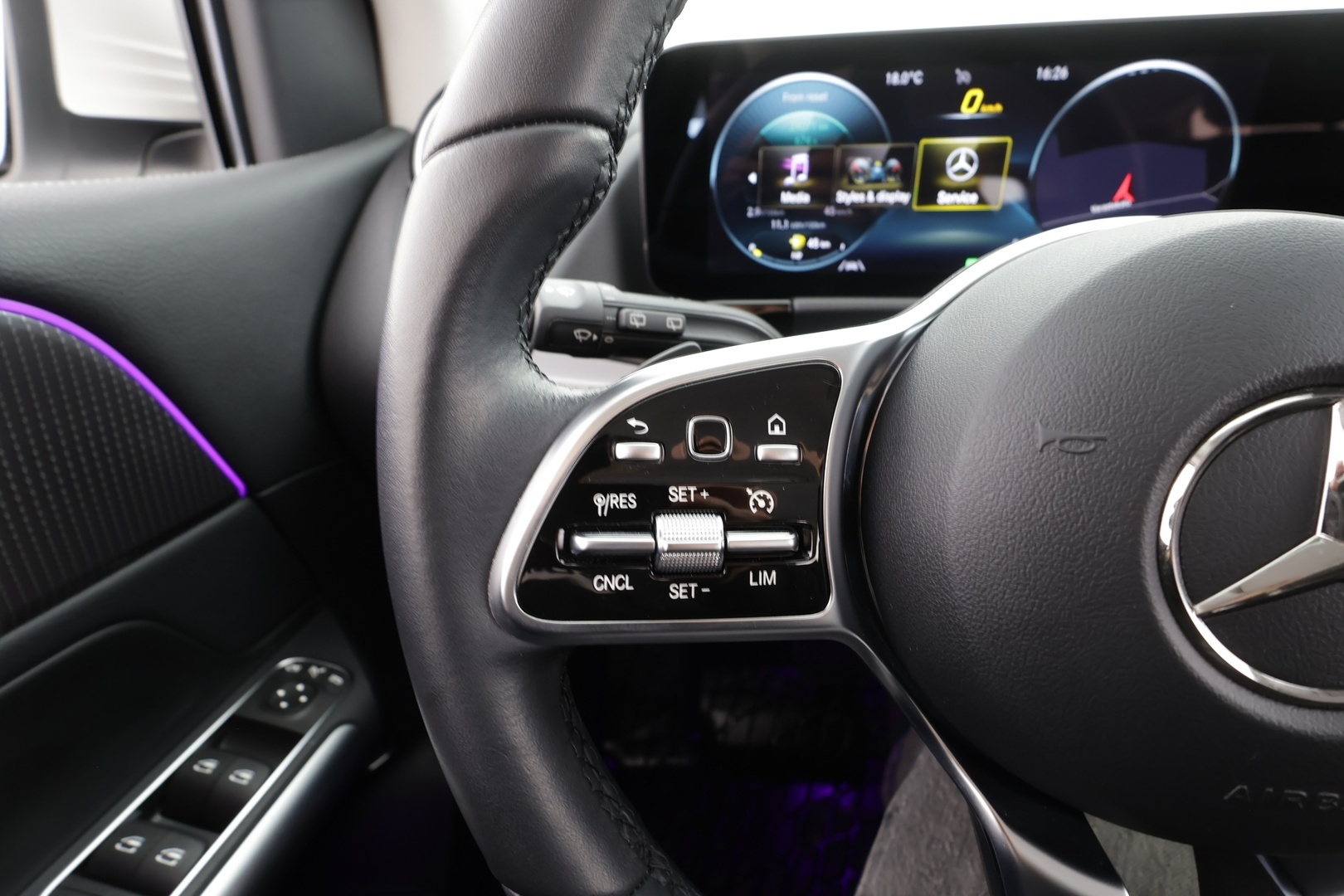 MERCEDES-BENZ B 2023