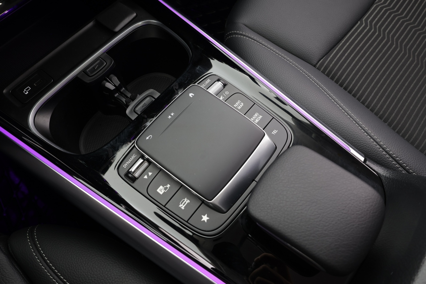 MERCEDES-BENZ B 2023