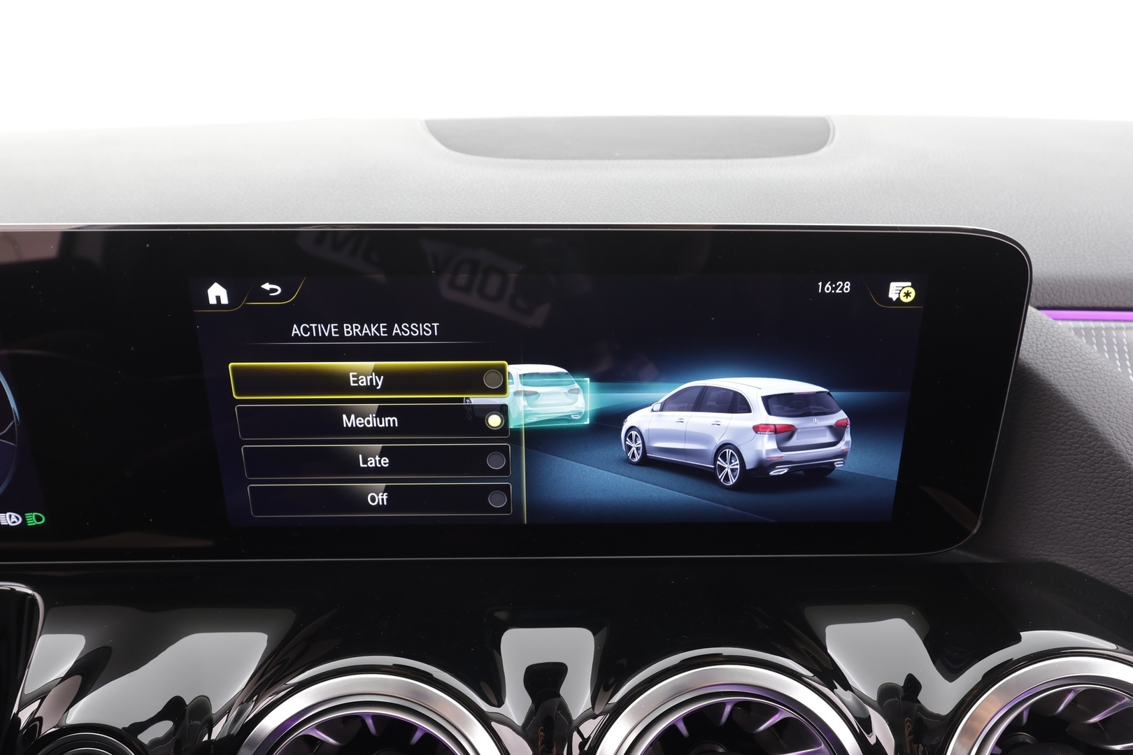 MERCEDES-BENZ B 2023